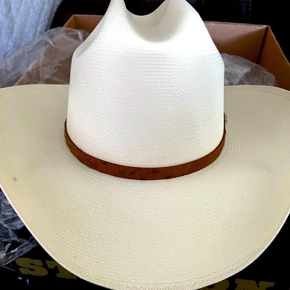 The El Noble 500X Straw Cowboy Hat is constructed of 500X quality straw